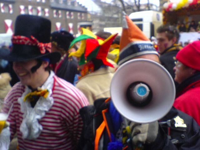 flstertte 2 megaphon karneval kln steam philippmller 