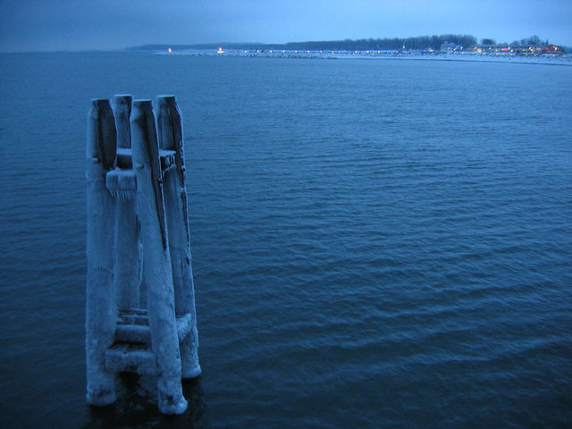 k�hlungsborn k�hlungsborn eis kalt ostsee gefroren 