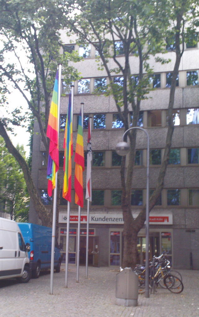 beflaggung stadt_koeln koeln regenbogen schwul stadt fahnen flaggen 